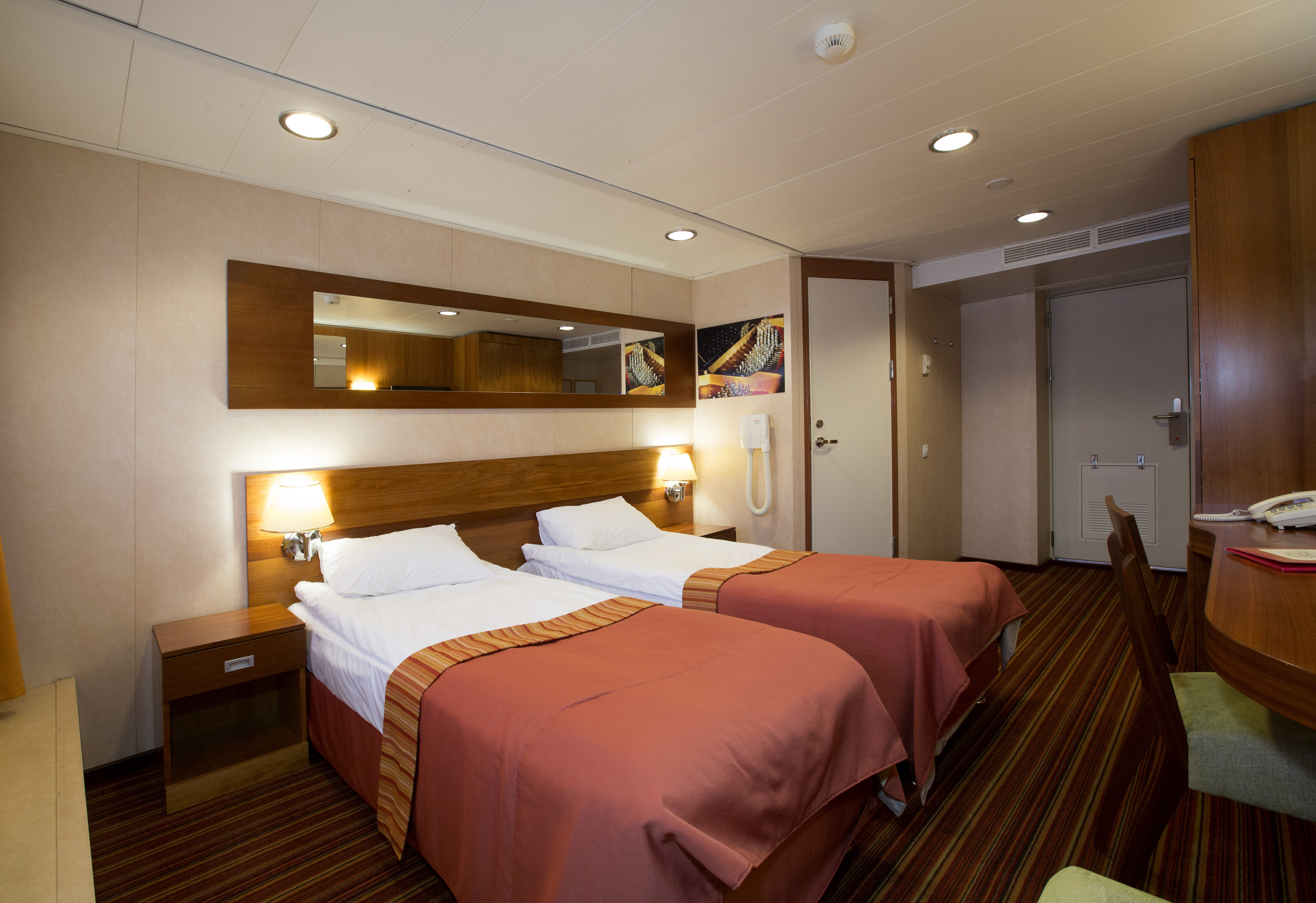 CroisiEurope Rostropovitch Standard Cabin 1.jpg